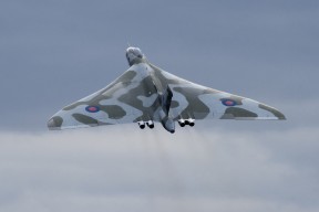 华体会网址-诺坎普奇兵，当巴斯托尼的名字响彻国家德比之夜