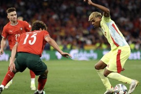 华体会下载-包含葡萄牙队表现抢眼，毫无悬念锁定小组第一的词条