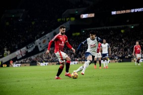 华体会体育-包含曼联轻取热刺，贝尔梅开二度欧联杯的词条