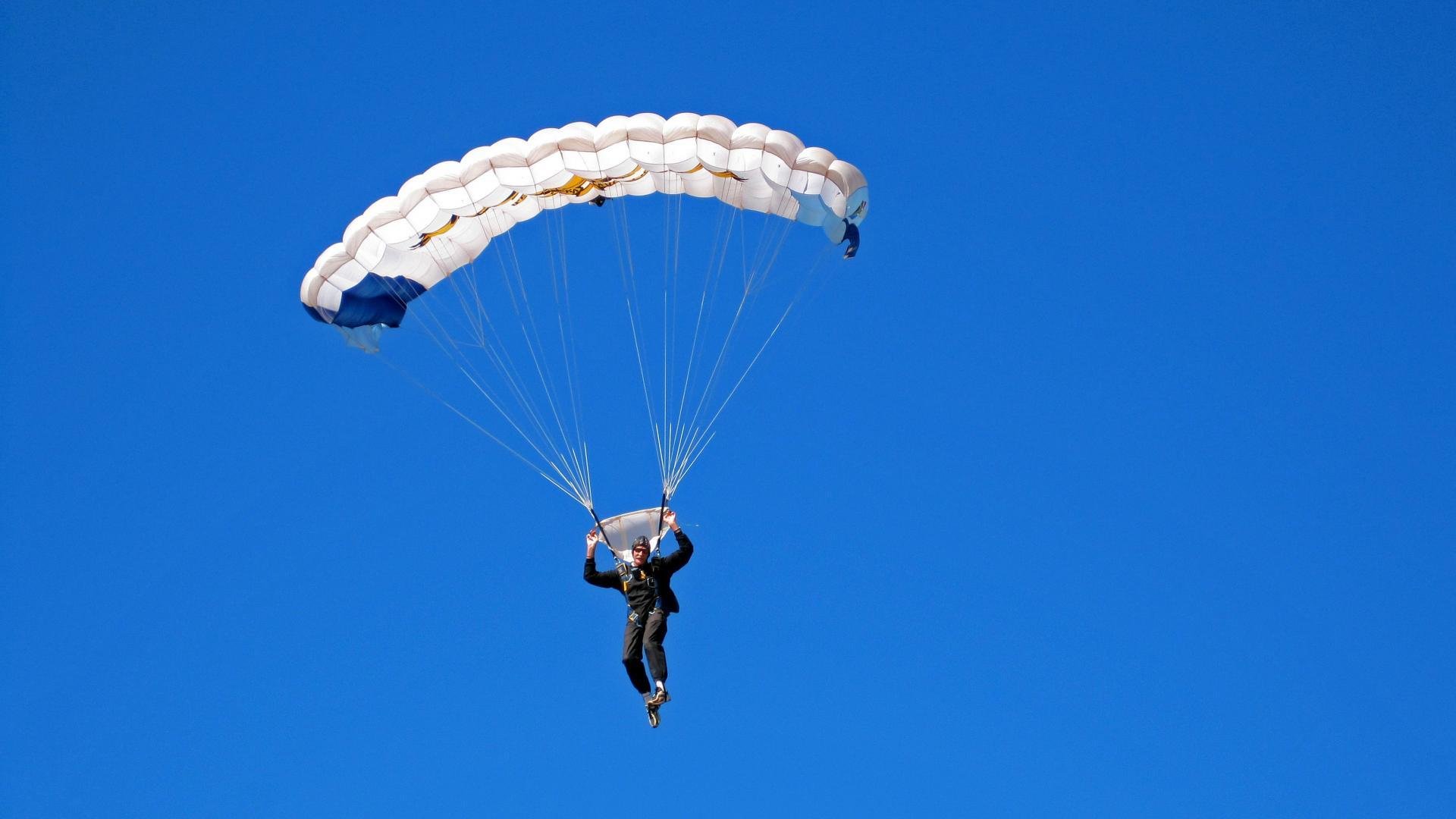 华体会登陆-接管比赛的双重奏，雄鹿压境与英格拉姆的奥运宣言  第1张