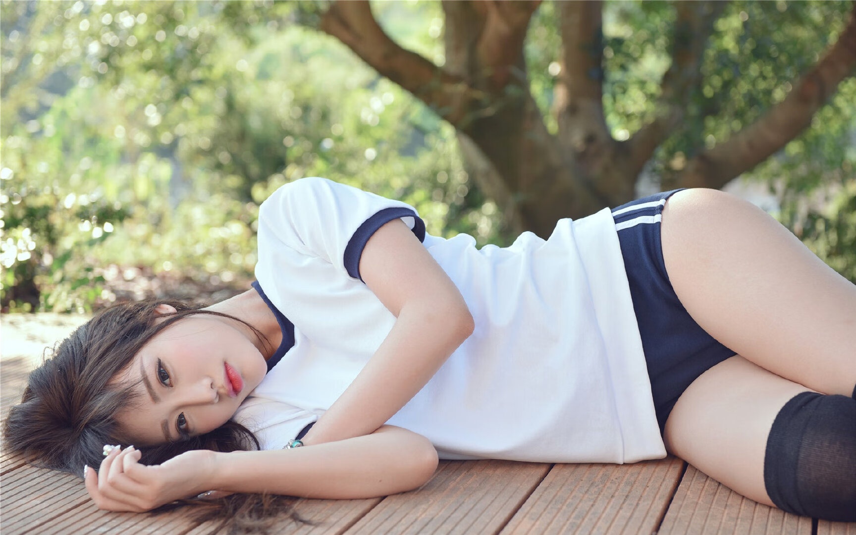 华体会官网-篮坛一日惊雷，广东爆冷暗涌翻江，詹姆斯焦点之战定江山  第2张